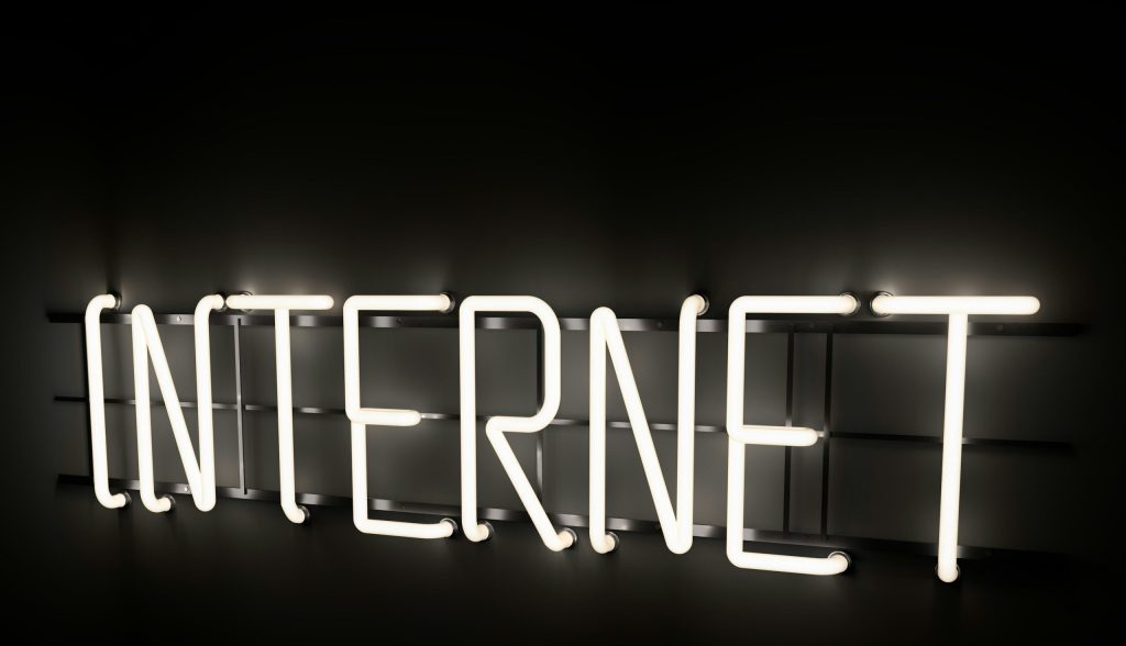 Teoria martwego internetu