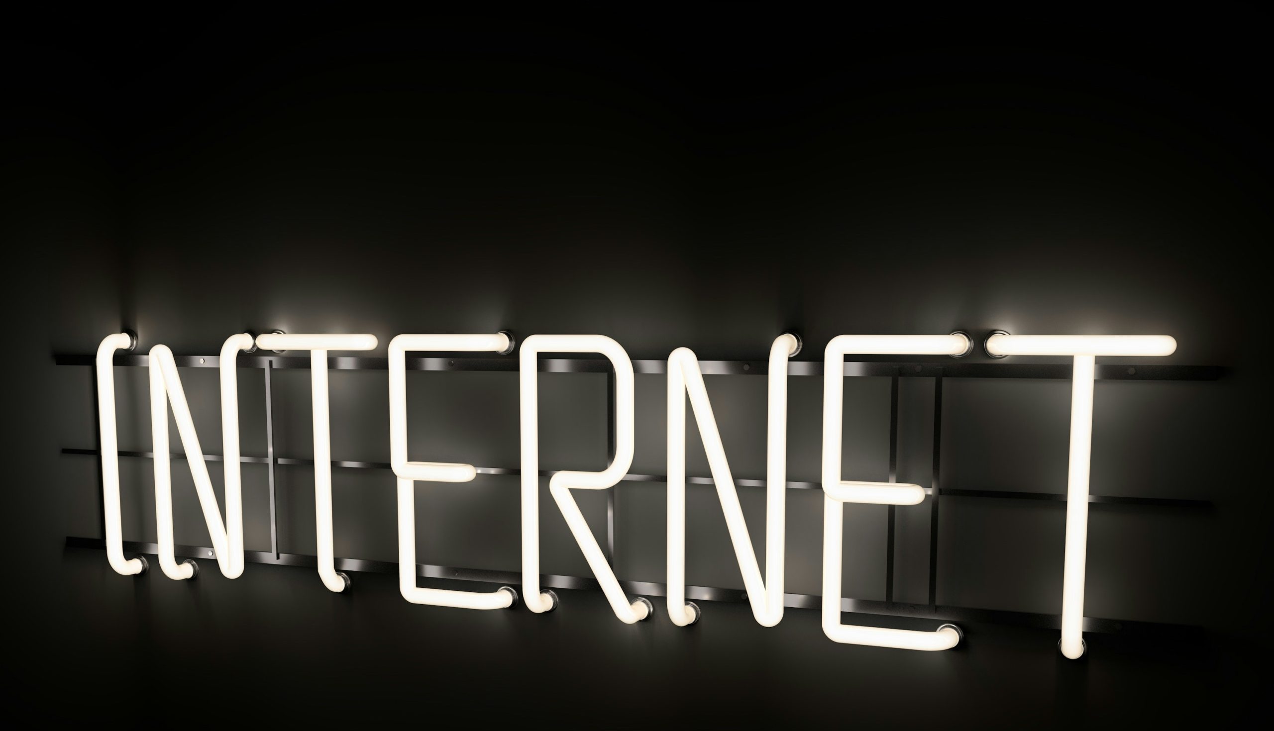 Teoria martwego internetu